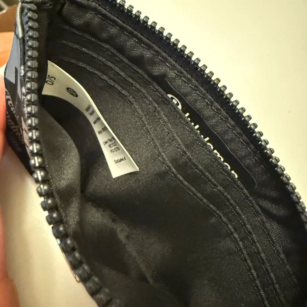 Lululemon Clippable Card Pouch *Manifesto Print - Picture 3 of 3